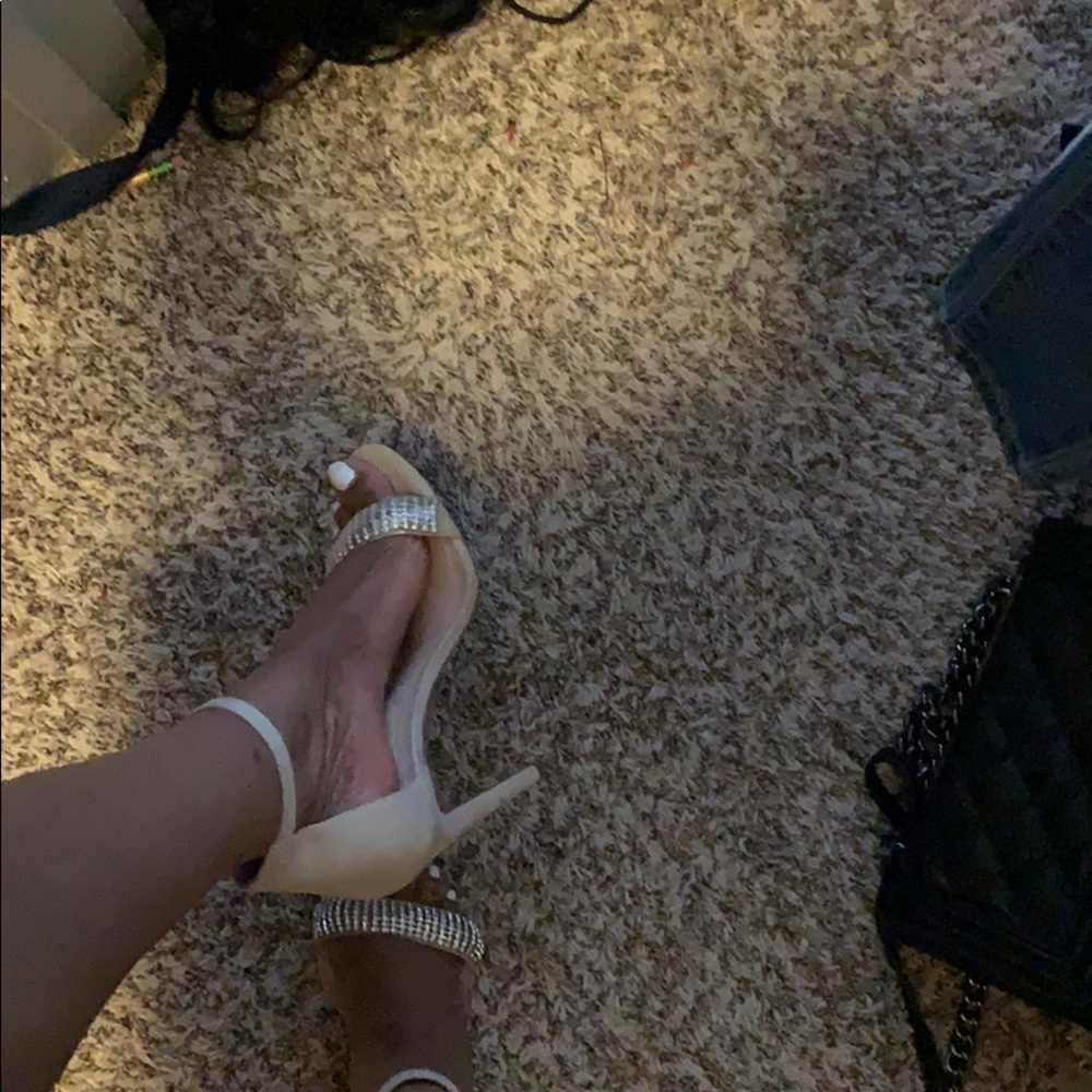 Heels - Picture 7 of 7